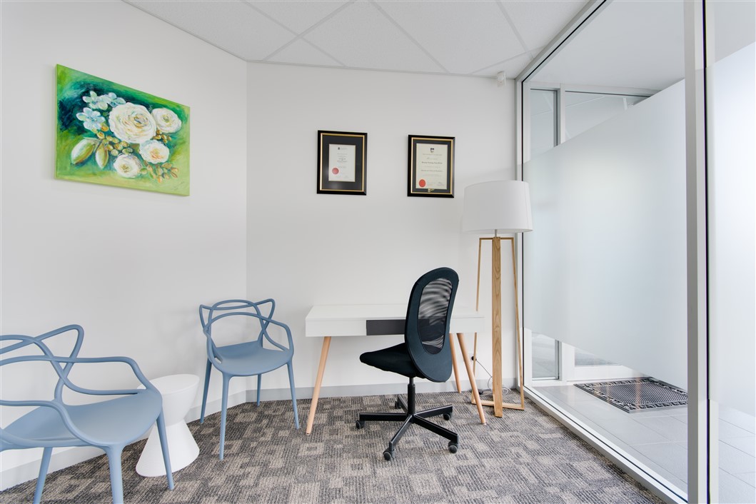 The Smiling Orthodontist – Interior Wall